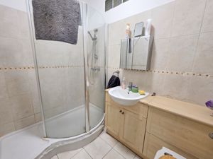 Bathroom- click for photo gallery